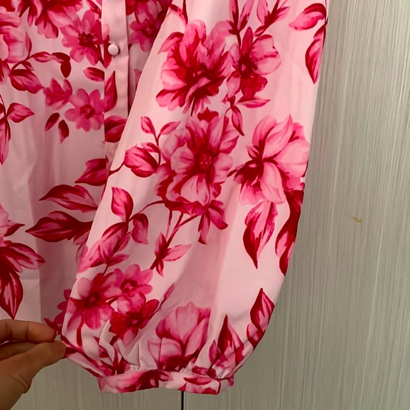 Floral pattern blouse Size M - Picture 5 of 6